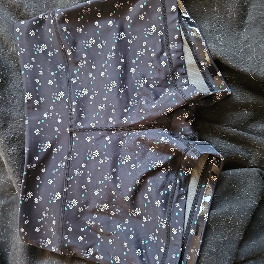 I Am Becoming 3" shorts